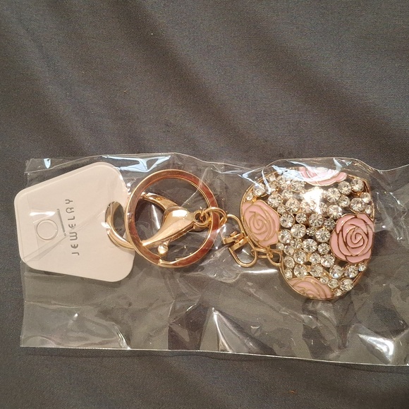 Heart 3d bag charm - Picture 3 of 3